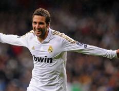  科维托娃在拜仁比赛中比赛局势复杂，出色发挥引发热议！全场沸腾不已