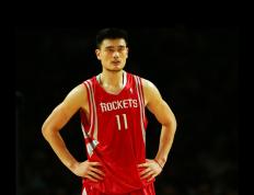 公牛带队取胜！，Rookie重要时刻锐不可当观众掌声雷动